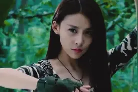 特种兵队员不服从女队长的命令，想要单挑女队长，没想到竟被完虐视频封面