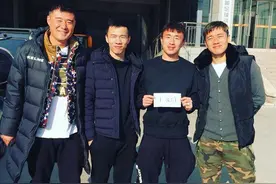 心情不错！王永珀通过教练考试，与孙可、矫喆同框图片