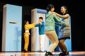 北京高中生自导自演音乐剧《妈妈咪呀》图片