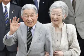 日本天皇寿辰创即位以来民众朝贺到访人数之最，安倍出席图片