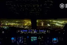 阿联酋航空A380夜间降落迪拜，驾驶舱视角，绝对把你美到醉！图片
