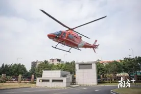 广州：直升机转运救援垂危少女图片