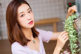 新歌发布《好想和你在一起》3.8妇女节，祝天下美女幸福快乐！视频封面