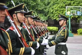 国门仪仗队有多帅？看云广河口口岸的直播就知道了！图片