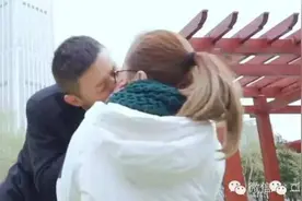 亲完女友后，五个月后孩子就出生了！图片