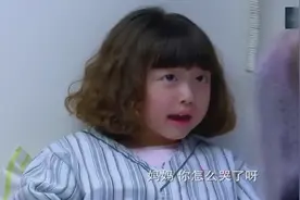 女儿生病住院了，妈妈心疼哭了 懂事的女儿反过来安慰视频封面