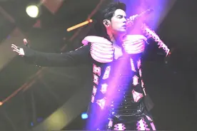 组图：周杰伦演唱会创新纪录 3300万打造史上最强演唱会舞美图片