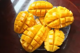 小技巧切出漂亮芒果图片