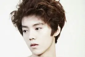 EXO4位中国成员曾经出道的宣传照，谁更鲜肉？！图片