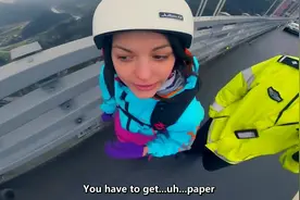 [中字]外国妹子湖南矮寨大桥玩低空跳伞视频视频封面