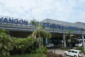 去缅甸落地签 在仰光机场自拍机可以拍证件照了图片