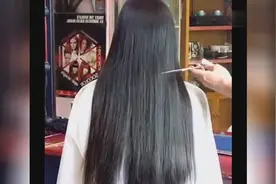 美女留了6年的长发，竟然被理发师一刀剪视频封面