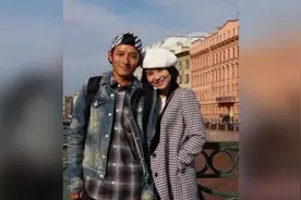 李维嘉和女友王小牙近照曝光，网友直呼模范夫妻视频封面