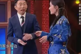 谢娜成都街头买东西砍价被认出来，老板嘲讽你还差这50块钱噢！视频封面