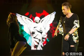 Bigbang全国巡演洛阳站 权志龙抛媚眼耍帅、Top眼神深情图片