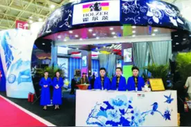 十大木门品牌：霍尔茨木门图片