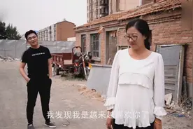 小伙带女朋友回家，找处破房子试探，没想到女友竟然这样做视频封面