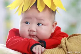 在给宝宝冲奶粉时，宝妈妈应该注意哪些图片