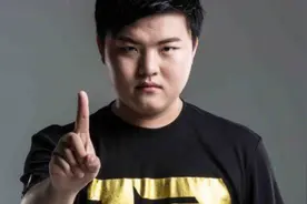 [直播]Uzi：不就女警拿个3杀吗？你们就投降了！图片