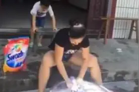 爷俩合计着整蛊孩子他妈，看着都心疼图片