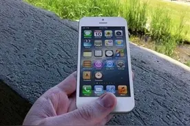 通讯录里突然出现陌生人的号码 难道手机中毒了？图片