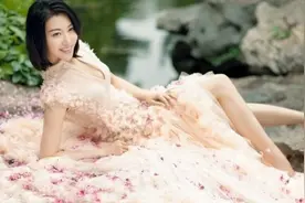 18岁迷恋上哥哥的女朋友 终于等到他们分手 我却失去了她图片