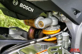 《摩托威试驾》测试2016款阿普利亚RSV4 RR图片