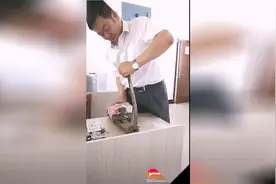 银行的钱原来是这样梱起来的视频封面