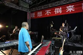 52岁臧天朔近照，坐了6年牢出狱后他红光满面似"带头大哥"！图片