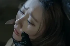 美女穿成这样上街去绑架，真的不会被别人发现吗？图片