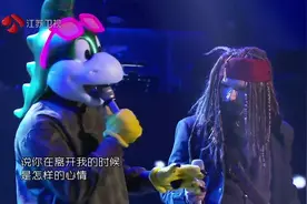 罗中旭携手师鹏，同台合唱《听海》，迷人的嗓音，唱功真的不简单视频封面