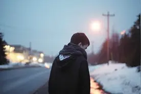 其实，我一直都在你身后，就既然在转身之后，你的目差你一个回头图片