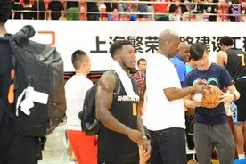 虎队力压龙队卫冕 美职篮传奇举行赛收官图片