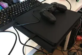 又有人拿到了PS4 Slim 还做了简单的评测图片