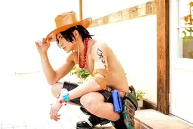 帅哥新人声优《NaGi cos「海贼王」艾斯》高颜值网络疯传图片