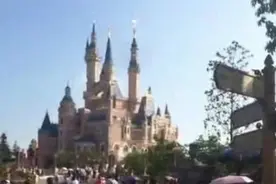 迪士尼花车巡游 卡通人物大全图片