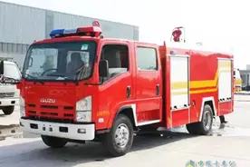 小身材大作为 详解3.5吨五十铃水罐消防车图片