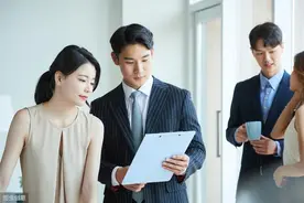 小说：异兽入侵，开局觉醒SSS级天赋，横扫一切图片