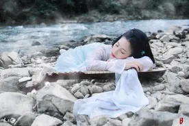 小说：农户家门口捡到女婴，没想到她竟是锦鲤福娃，全家马上转运图片