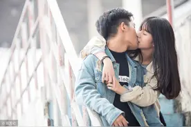 小说：他将脚踩在我的肚子上，看着我的孩子流产，楚氏千金毁了图片