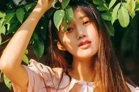 小说：几位美女校友，仰慕苏生，送酒醉室友回来，系统觉醒！图片
