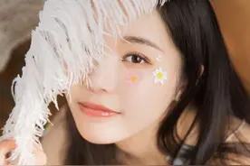 小说：清冷白月光前世恋爱脑凄惨而死，重生2005，她能绝地反击吗图片