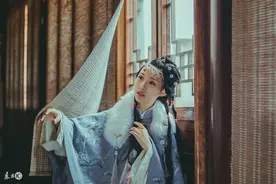 小说：你好毒啊，我只不过是多看了你两眼，你居然就对我下了杀手图片