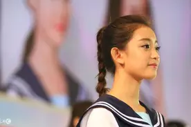 小说：校长的一句话，令校花心碎，失望离开图片