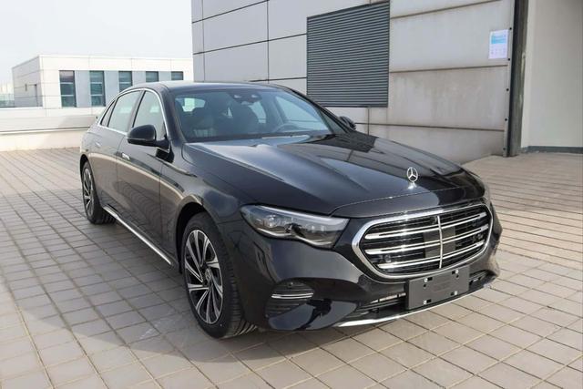 竞争奥迪A6L，全新一代北京奔驰E级申报图曝光，换装全新内饰