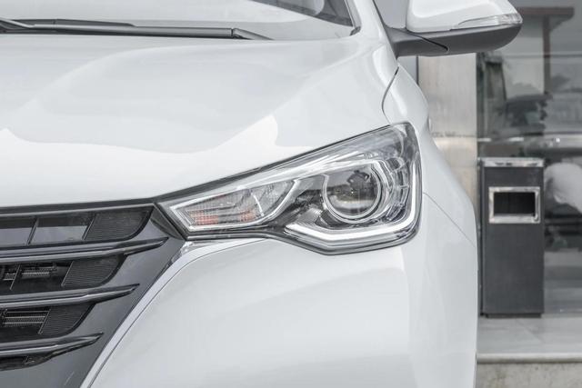 体验长安悦翔入门版，售价仅5.19万，油耗5.4L，外观好看又实惠