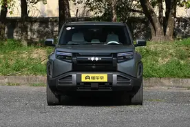 新车 | 方程豹钛3预售：13.98万元起/4月上市交付，高阶智驾+无人机图片