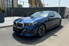 宝马5系为什么卖不动了？老5系车主：外观改得有些失败图片