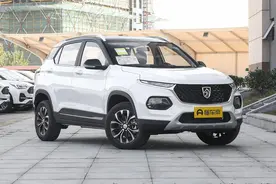 宝骏510自动优享型车型：小型SUV，售7.38万元，造型精致图片