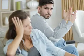 小说：目睹父母出意外，她却意外开启神秘空间，从此开启储物之旅图片